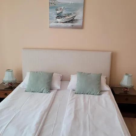 Favorita ゲストハウス エフォリエ・スド