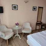 Favorita Guest house 3*