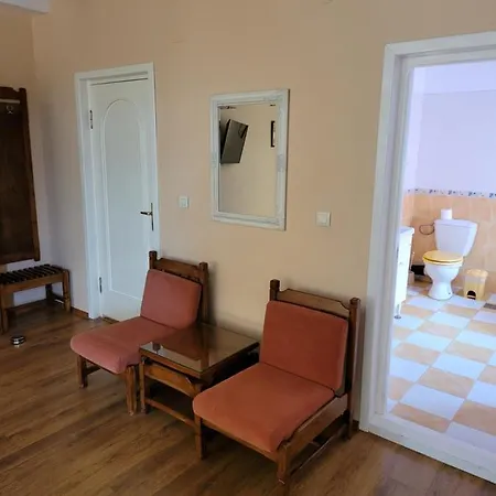 Favorita 3* אפורי סוד