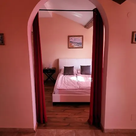 Guest house Favorita 3*