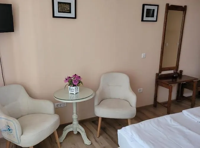 Favorita בית הארחה 3*